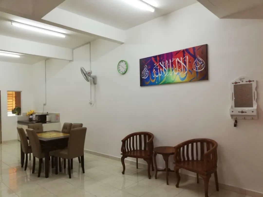 Faeyz Homestay Pertam Jaya Malacca 0*,  Malasia